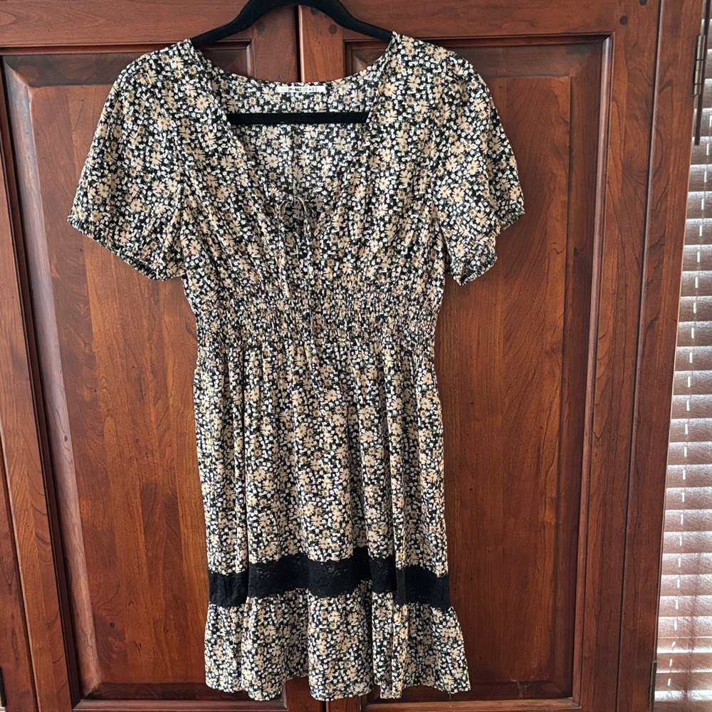 Floral Short Sleeve Floral Dress - Picture 12 of 12